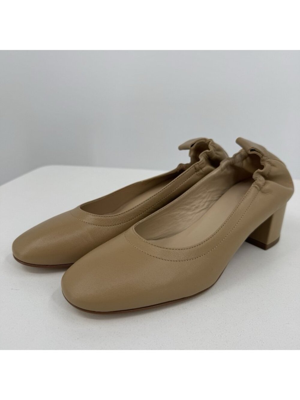 Everlane Italian Leather Day Heel Light Taupe 6.5 Women's Elastic Back Comfort